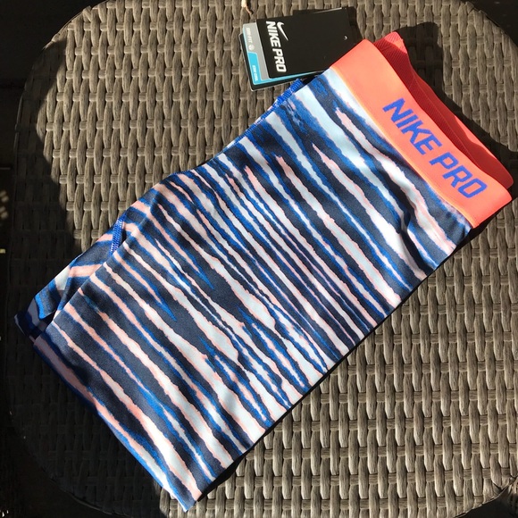Nike Pants - NWT Nike Pro Dri Fit Competition Crops *